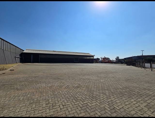 2,601M² WAREHOUSE TO LET IN TUNNEY
